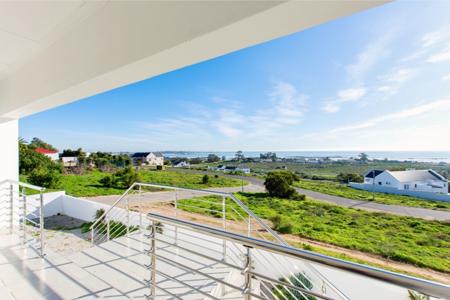 3 Bedroom Property for Sale in Da Gama Bay Western Cape